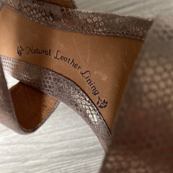 Sofft Mauldin Strappy Wedge Leather Sandal Snake Print Metallic Size 10 - Picture 7 of 9